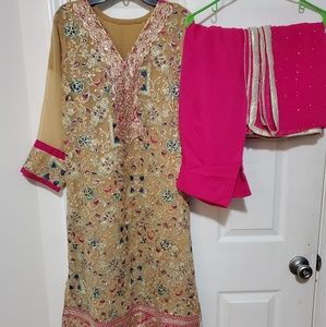 Pakistani fancy suite